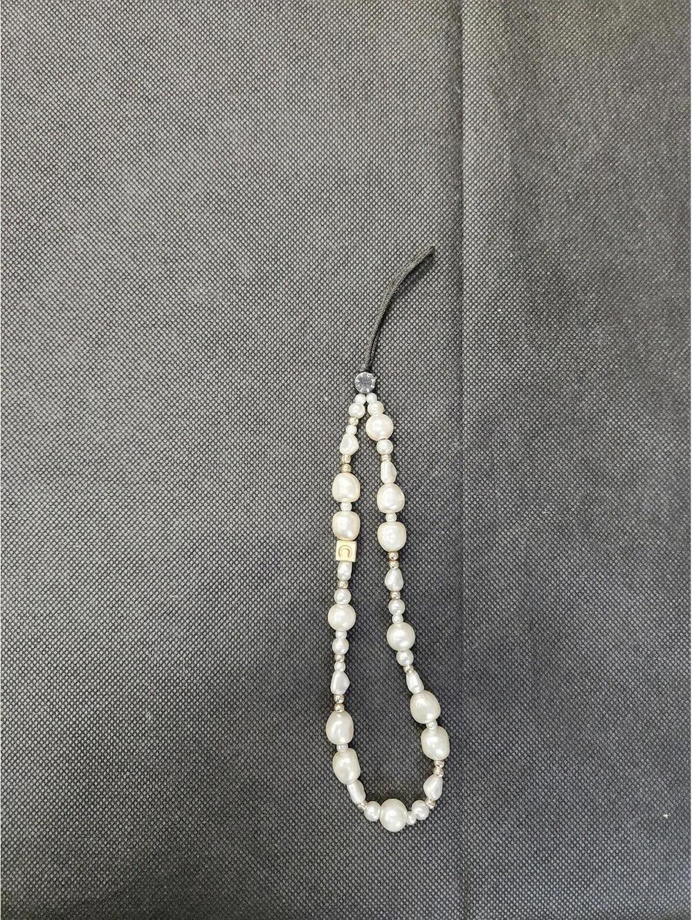 [345]White Beaded Bracelet Letter G Initial Faux Pearl phone band